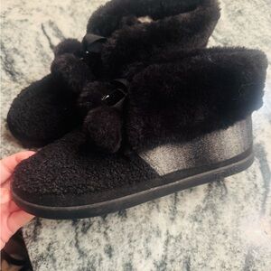 Toms Black Faux-Fur Pom Booties/Slippers